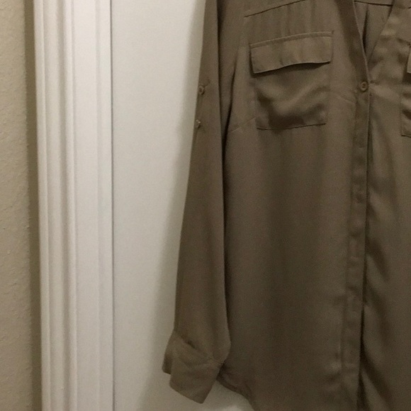 NWT New York & Company Tan Blouse Size S - Picture 5 of 11